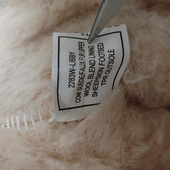 BearPaw Pink Sheepskin Booties Size 6.5 - Picture 11 of 13